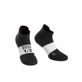 ASSOS Hot Summer Socks Black Series exibi