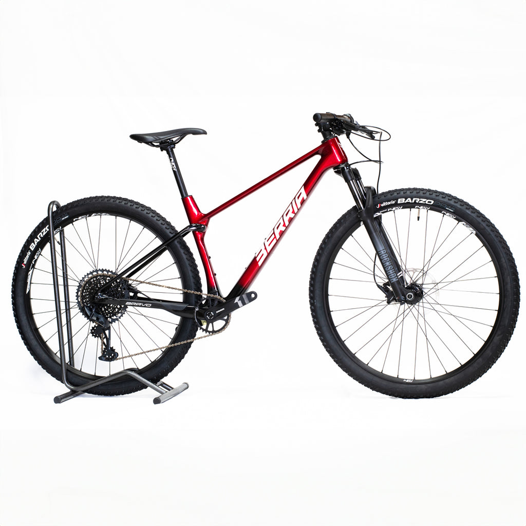 Berria Bravo: Hardtail con micro suspensión – Bicicletas Strongman